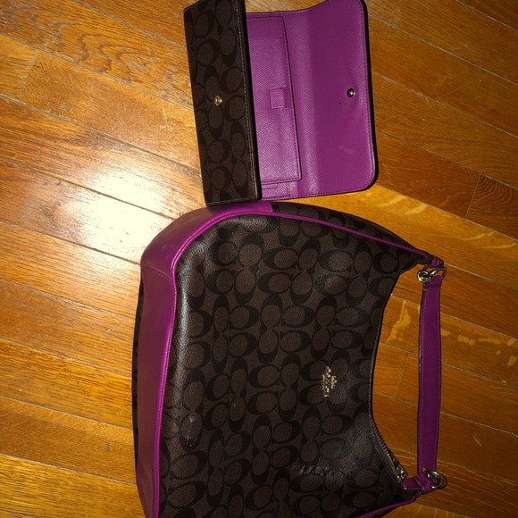 Used Coach handbag with matching wallet - Picture 2 of 7
